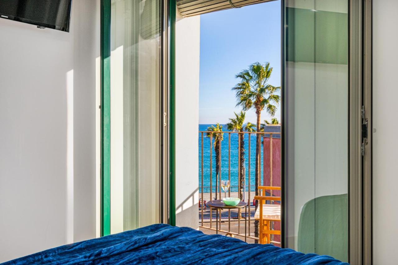 Kronos On The Beach Suite 3 Барселона Экстерьер фото